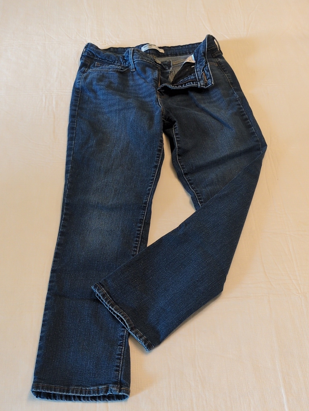 Classic Straight-Leg Women's Jeans — Dark Blue
